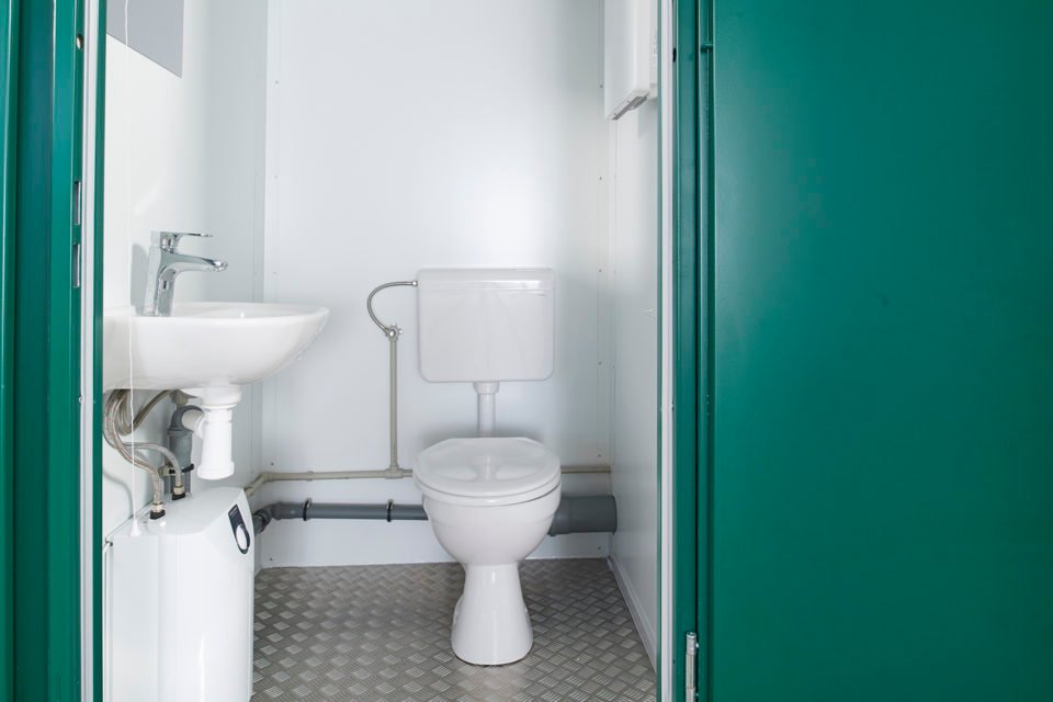 1+1 Double Mains Toilet 8ft x 5ft (RAL 6005) - view 2